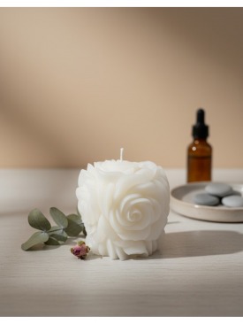 iskandinav_tarzi_gul_motifli_beyaz_renk_mum_-_dekoratif_el_yapimi